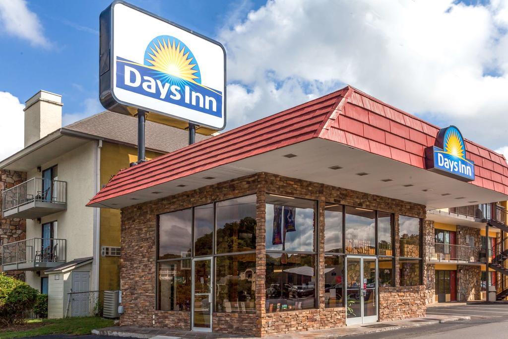 Days Inn Pigeon Forge South Exterior photo